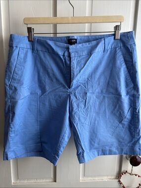 J. Crew Women’s Periwinkle Blue Flat-Front Chino Shorts like new